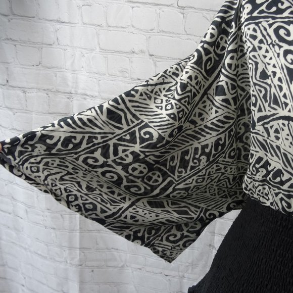 🆕 Dots Dolman Sleeve Blouse | Black/White - Picture 3 of 8